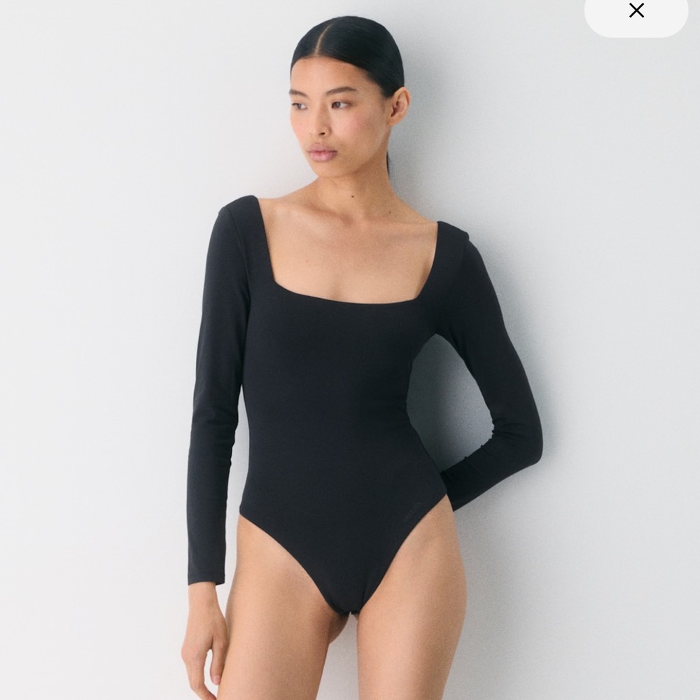 ARITZIA contour bodysuit